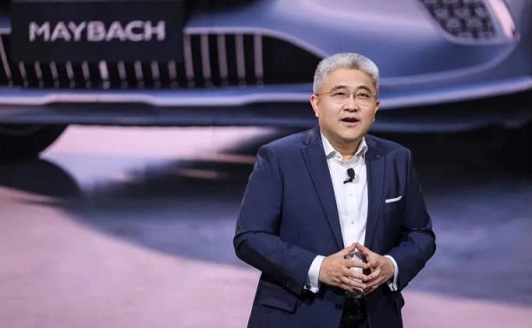 按天配资开户服务网 奔驰CEO回应迈巴赫失控：对方作弊了！