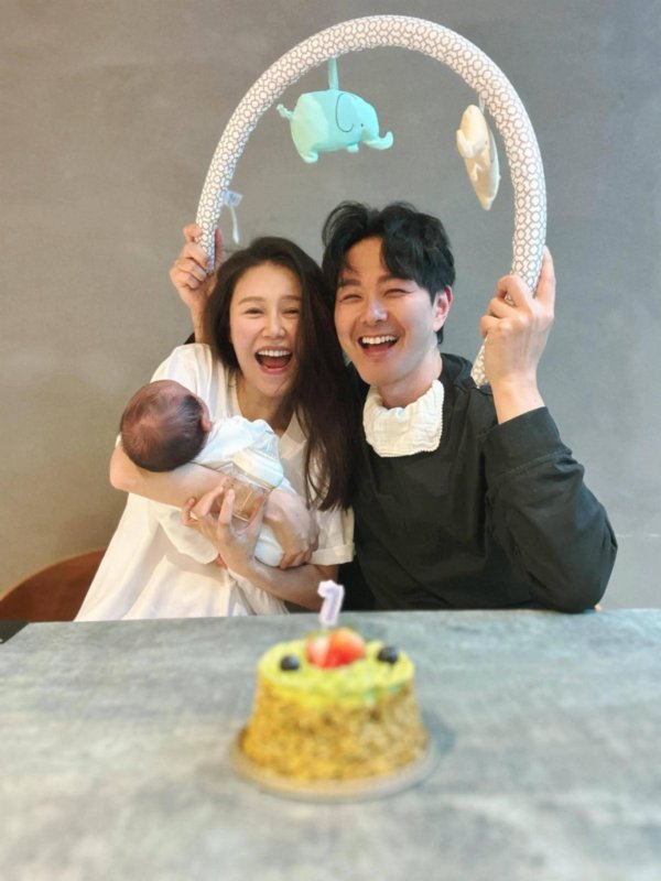 股票配资有哪些门户网 萧正楠黄翠如拍广告撒糖！带娃工作两不误，6岁儿子记台词比爸妈还溜